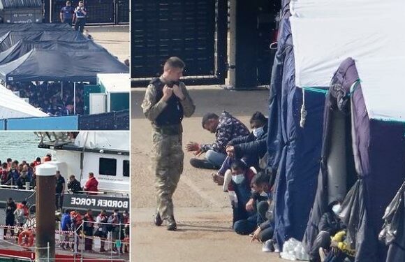 Another 656 migrants cross Channel on Friday after French army rescue