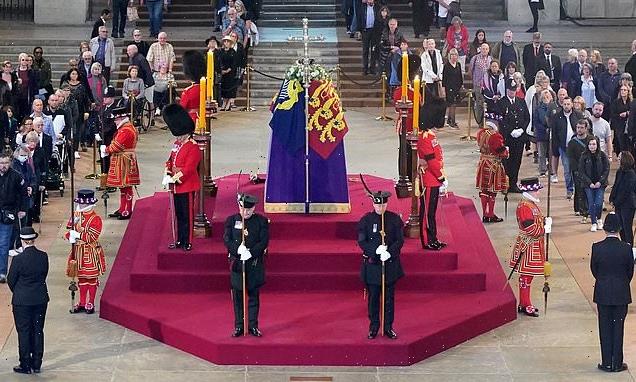 Cabinet ministers stand vigil over Queen in Westminster Hall