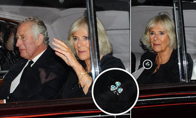 Camilla wears special brooch to receive the Queen's coffin