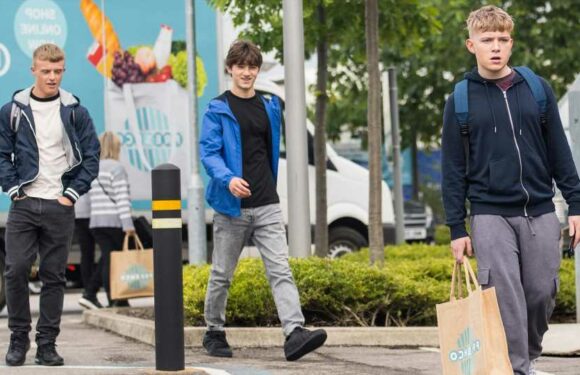 Coronation Street spoilers: Max Turner humiliated as he's attacked by thugs | The Sun