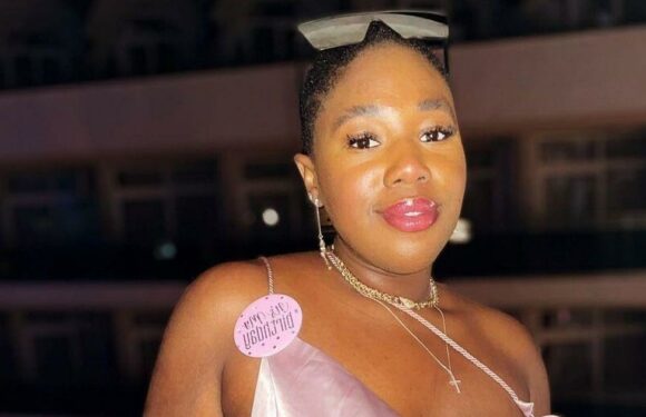 Corries DeeDees glam snaps – make up free, bikini babe and plunging dress