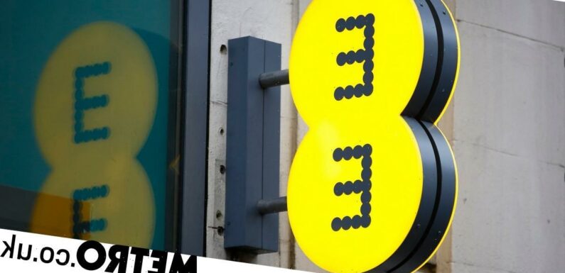 EE down: sudden outage affects UK customers as blackouts hit network