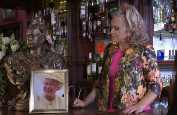 EastEnders fans praise BBC One soap for ‘touching’ tribute to Queen Elizabeth II