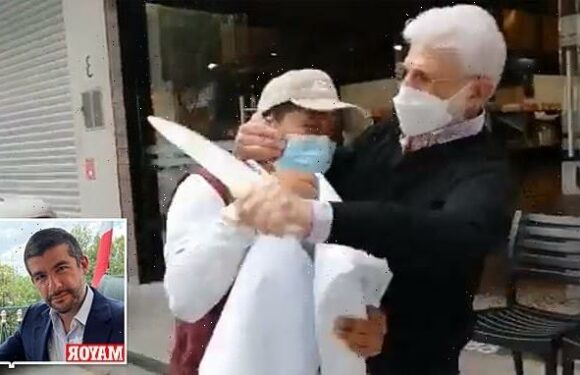 Father of Mexican mayor grabbed inspector, threatened him with a knife