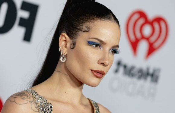 Halsey's Low-Rise Miniskirt Is a Modern Twist on the Y2K Trend