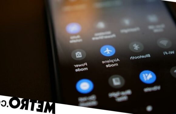 Here's the real reason you put your phone into aeroplane mode during a flight
