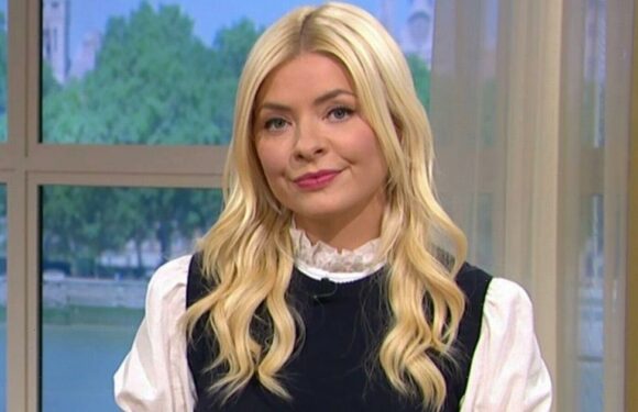 Holly Willoughby shaken and upset after queue skip backlash, says expert