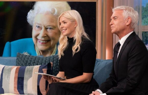 Holly Willoughby told kids to write letters to Queen to ‘process their grief’