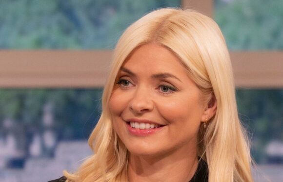 Holly Willoughby ‘will not quit’ This Morning amid Queen queue jumping scandal