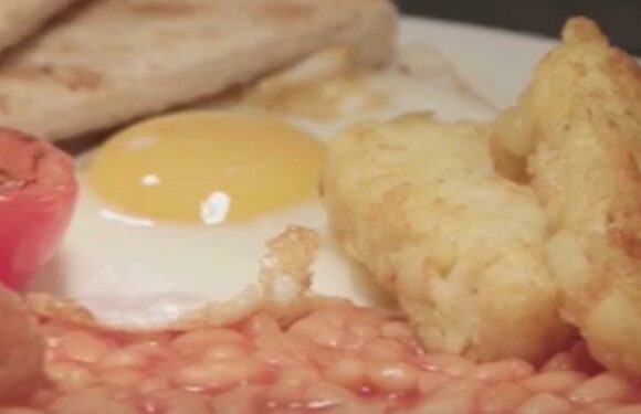 I work in Wetherspoons & there’s secrets our customers have no clue about – from table competition to 'frozen' fry ups | The Sun