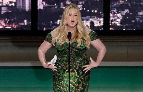 Jennifer Coolidge Trends After Dancing While Being Cut Off From 2022 Emmys Acceptance Speech