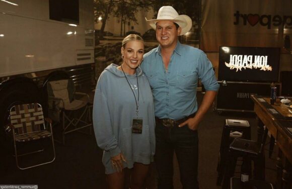 Jon Pardi Excited to Welcome First Child With Wife Summer