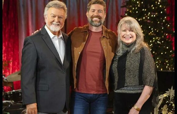 Josh Turner Announces Christmas Special, Holiday Tour