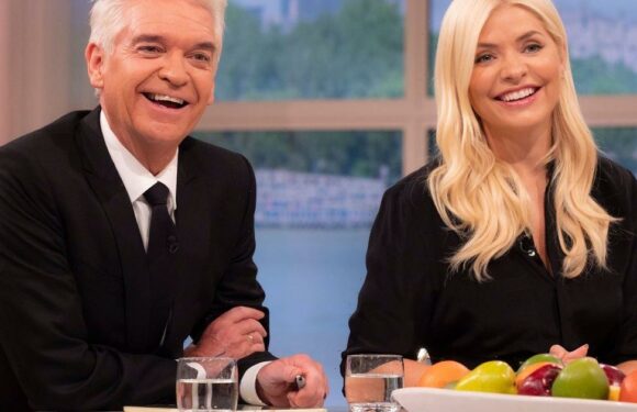 Lorraine fans make brutal Holly and Phil ‘queue’ joke ahead of pair speaking out