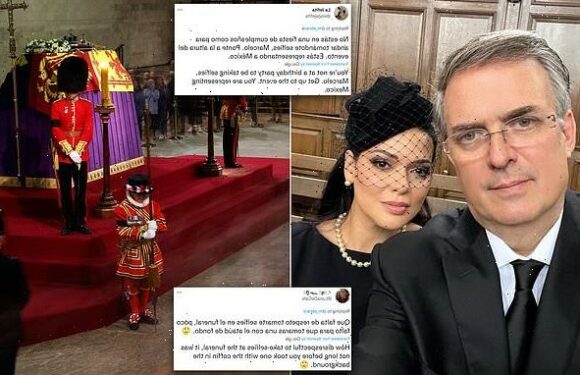 Mexican official slammed for selfie at Queen Elizabeth II's funeral