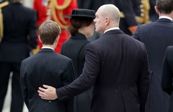 Mike Tindall shows protective body language at Queens funeral