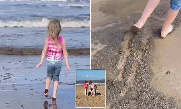 Mother claims children paddled through SEWAGE at Lincolnshire beach