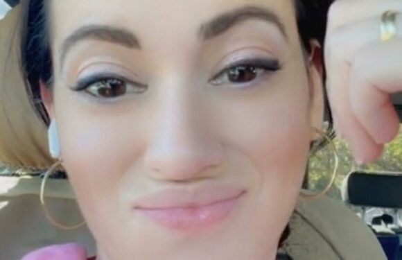 People are just realizing how you’re supposed to use the lids from takeaway cups & it’s blowing their minds | The Sun