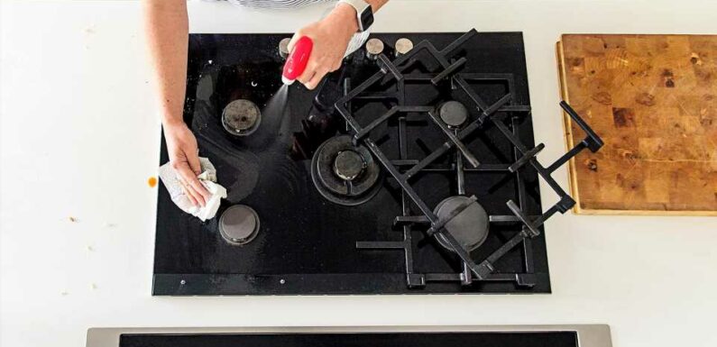 People are only just realizing a game-changing stove hack which will make cleaning so much easier | The Sun