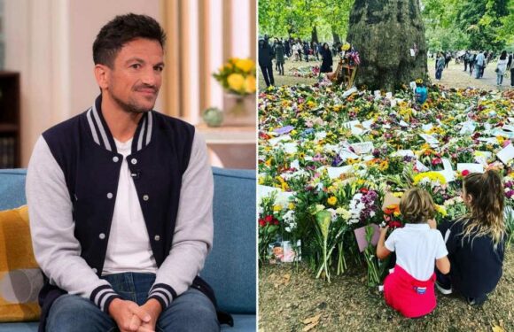 Peter Andre shares touching video of his children paying their respects to the Queen with flowers and letters | The Sun
