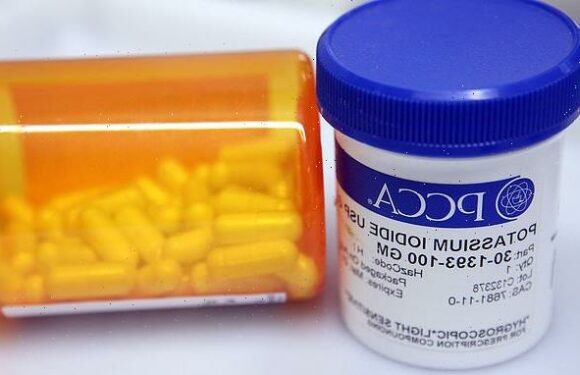 Poland hands out anti-radiation tablets after Putin's new nuke threat