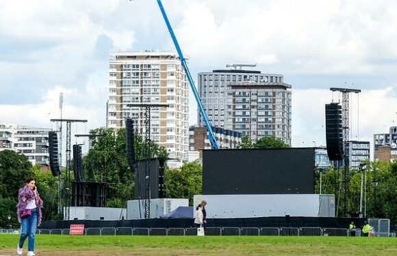Preparations for Queen's funeral ramp up at Hyde Park