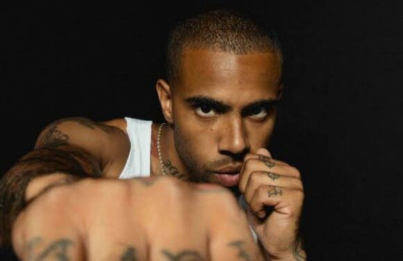 Rapper Vic Mensa Gives Away $10,000 Worth Of Gas To Help Chicago Community