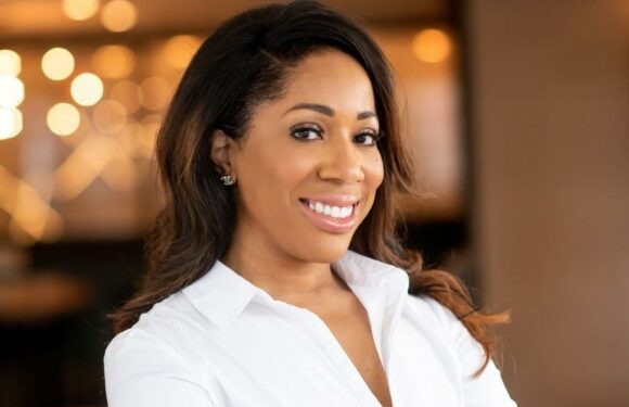 So You Want A Promotion? This Career Expert Offers Negotiation Tips (And Email Templates) You Can Use Immediately