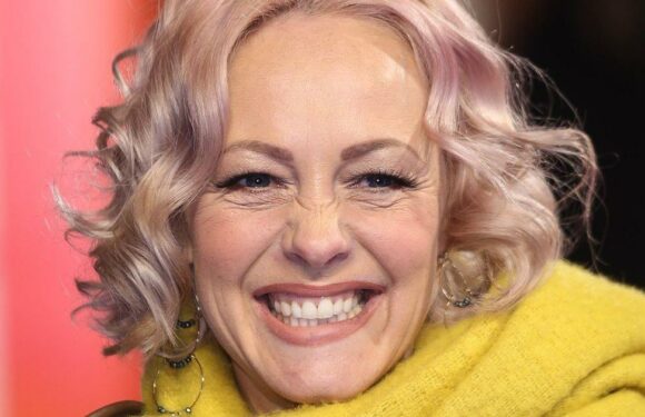 TV presenter Sarah Cawood diagnosed with breast cancer and will be on medication for years