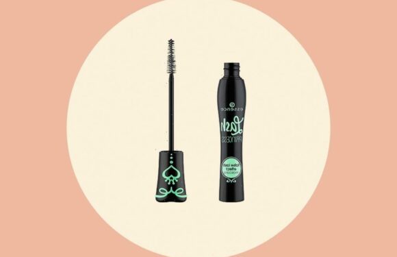 This $5 Mascara Is an Amazon Best-Seller With Over 202,000 5-Star Reviews & It Gives You That Gorgeous False Lash Look
