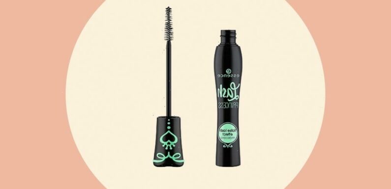This $5 Mascara Is an Amazon Best-Seller With Over 202,000 5-Star Reviews & It Gives You That Gorgeous False Lash Look