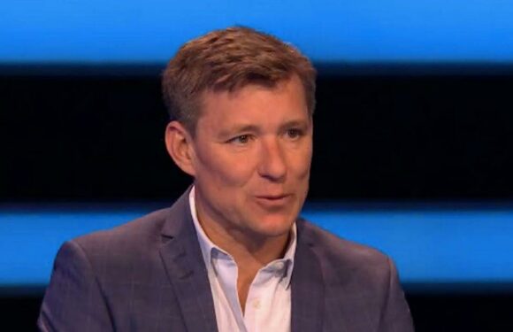Tipping Point fans blown away by gorgeous players natural beauty on ITV quiz