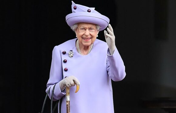 Warning to millions of mourners who will queue to pay their respects to the Queen | The Sun