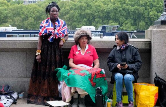 We’re FIRST in line to see Queen lying in state… it’s going to take us 35 hours | The Sun