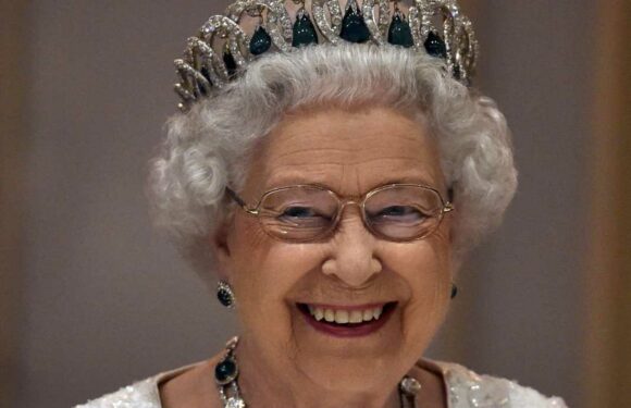 Who is presenting TV coverage of the Queen's funeral? | The Sun
