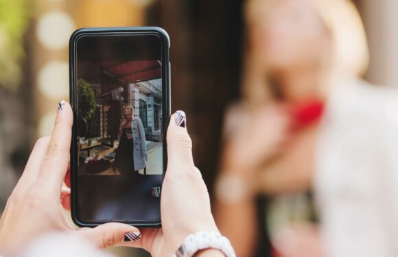 15 Flattering Long-Sleeve Tops and Dresses for Fall Instagrams