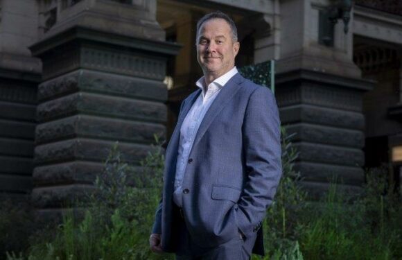 A confidential meeting and a council backflip: Why City of Melbourne CEO is leaving immediately