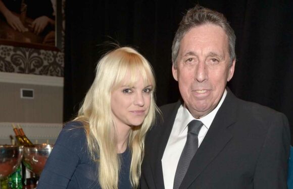 Anna Faris names director she accused of abusive behavior, inappropriate touching on set, plus more news