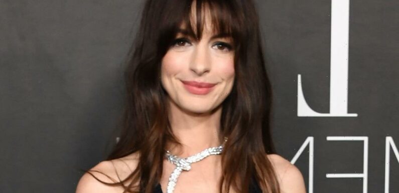 Anne Hathaway's Stylist Says These Virtue Products Are the Secret to Her Effortless Red Carpet Hair & They're On Sale