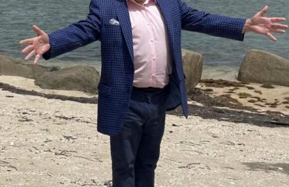 Beloved Actor & Social Media Icon Leslie Jordan Dead At 67 – Celebrities React