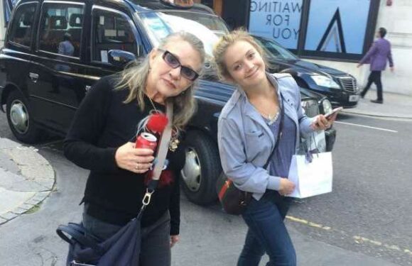 Billie Lourd Still Has ‘No Formula’ on How to Grieve for Late Mom Carrie Fisher