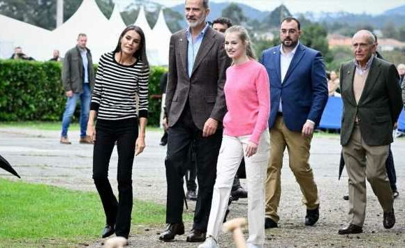 ‘Casual but polished’ Princess Leonor wows in relaxed look
