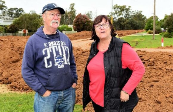 Cordon blue kicks off in Echuca with flood wall set to divide a town