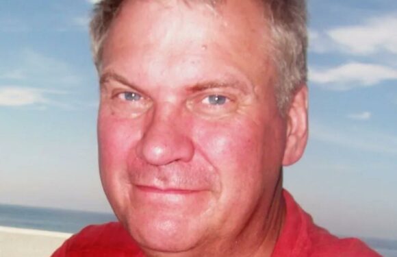 Council boss 'bombards Ukraine refugees with flirty texts & complemented eyes' | The Sun