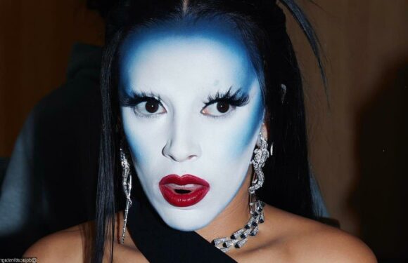 Doja Cat Mocked Over Her Spooky Makeup at Paris Fashion Week