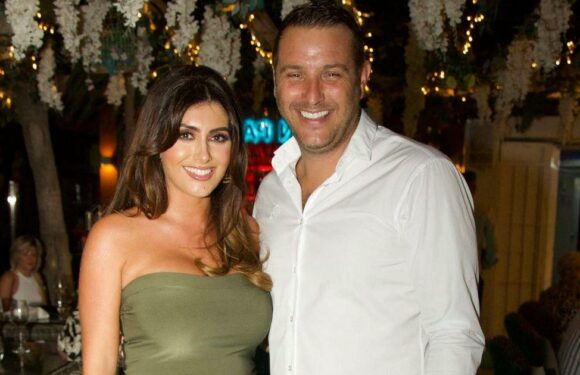 Elliott Wright’s wife Sadie proudly shows off blossoming baby bump in bodycon dress