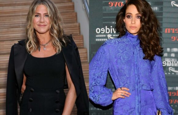 Emmy Rossum Swears By This Under-$30 Styler For Her Bouncy Curls — & It's From a Jennifer Aniston-Approved Brand