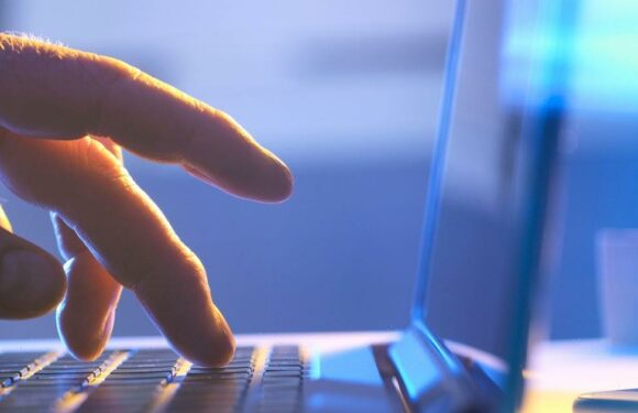 Hackers can crack phone passwords in seconds using body heat, new research finds