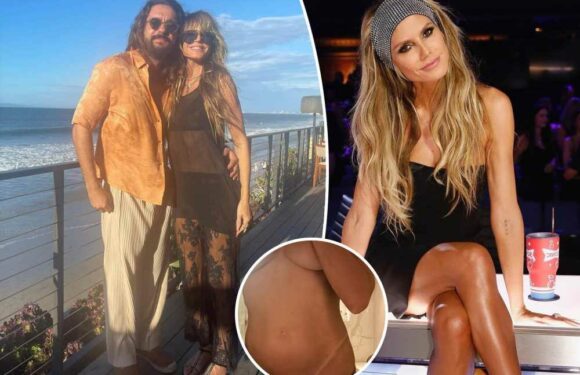 Heidi Klum poses nude, shows off tan lines ahead of Halloween costume reveal