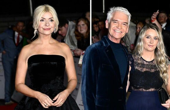 Holly Willoughby and Phillip Schofield ‘forced to queue’ at NTAs